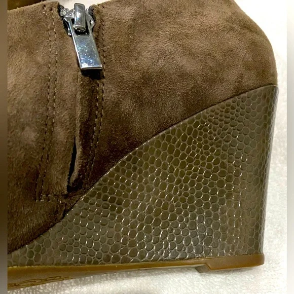 Women’s Clark’s Artisan Brown Leather Zip Ankle Boot Bootie Wedge Heel Shoes 7 M - Picture 7 of 11